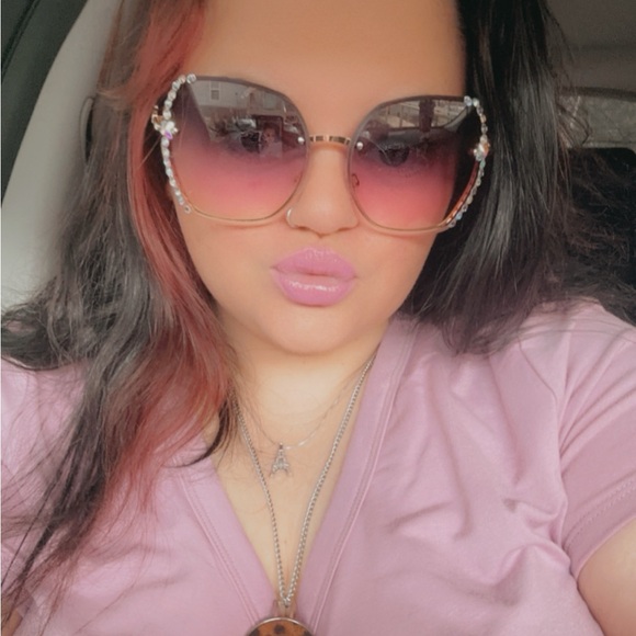 Meet your Posher, Amber - Picture 1 of 1